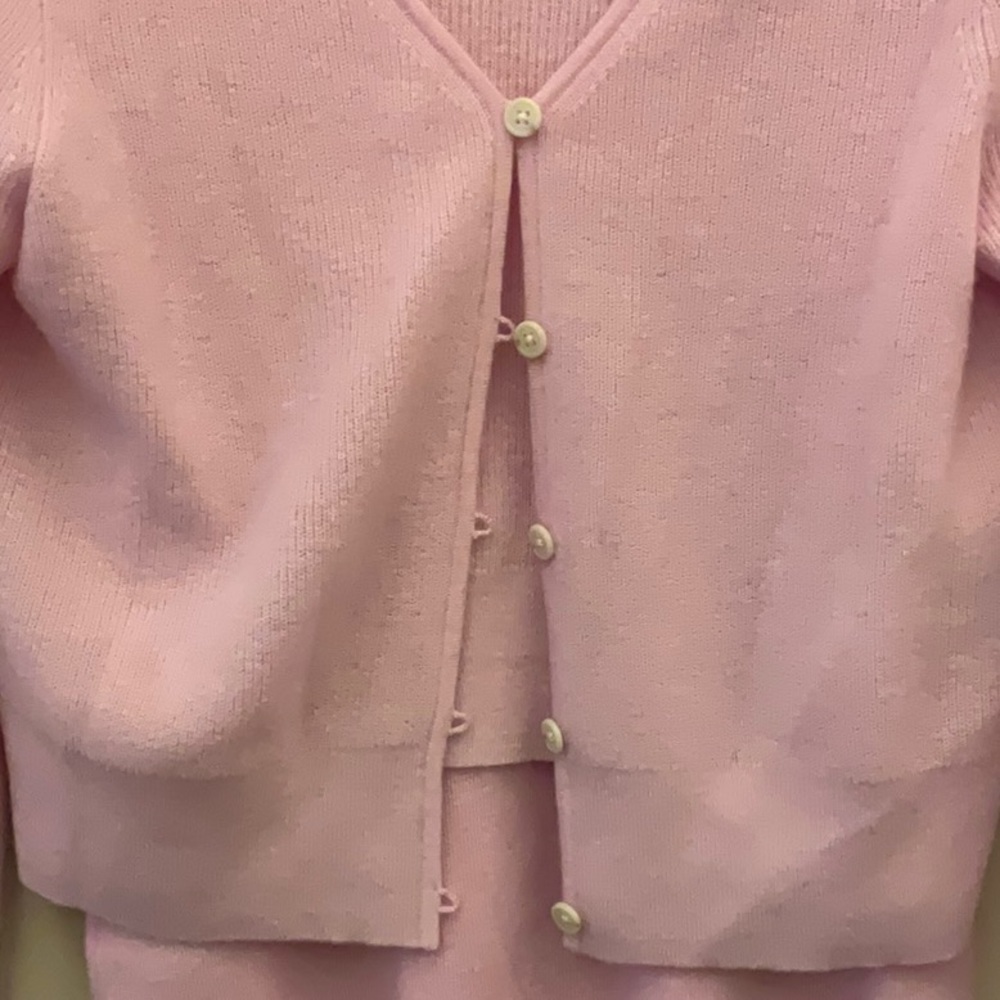 JCREW FEATHERWEIGHT CASHMERE CROPPED CARDIGAN SWEATER SET
Sz M / FROSTY LAVENDER - Picture 9 of 13